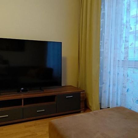 2 Izbovy Byt 60M2 V Centre Na Bakossovej, 24H Self Checkin Apartment Banska Bystrica Exterior photo