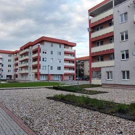 2 Izbovy Byt 60M2 V Centre Na Bakossovej, 24H Self Checkin Apartment Banska Bystrica Exterior photo