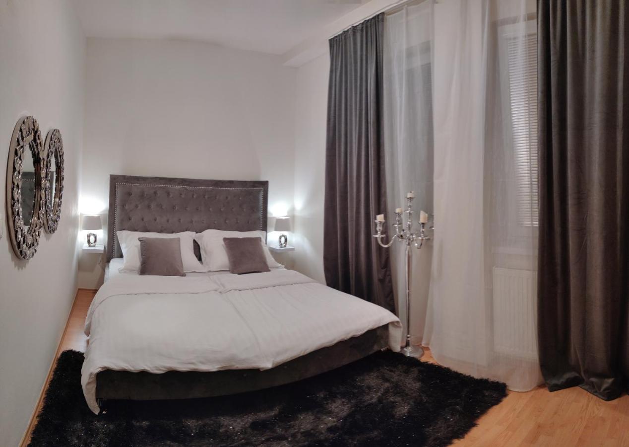 2 Izbovy Byt 60M2 V Centre Na Bakossovej, 24H Self Checkin Apartment Banska Bystrica Exterior photo